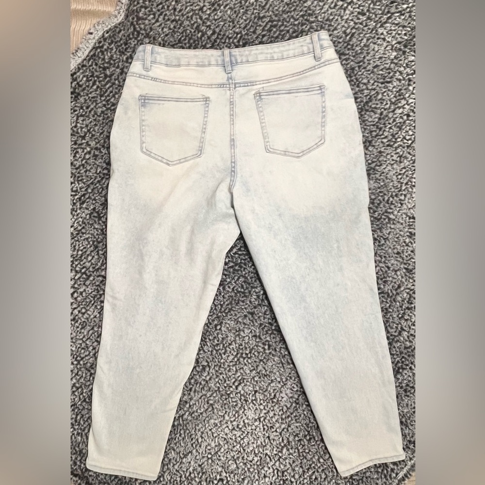 Time and Tru High Rise Jeans - Picture 8 of 10